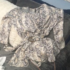 Boohoo Snake print short Romper PRICE DROP ⬇️⬇️